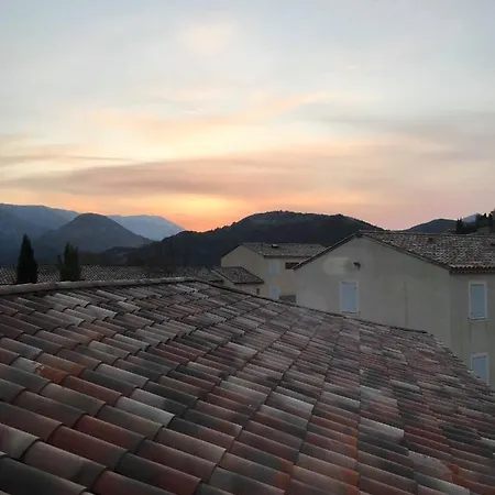 La Tour De Guet Ξενοδοχείο με διαμερίσματα Montbrun-les-Bains